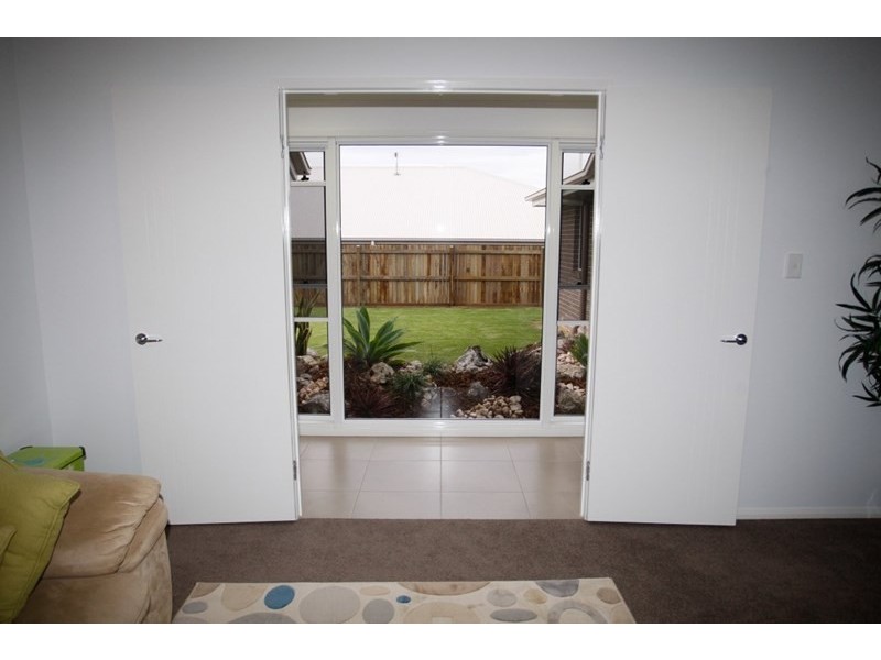 7 Brimblecombe Drive, Middle Ridge QLD 4350