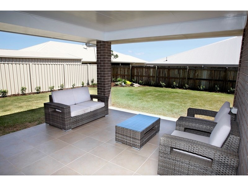 7 Brimblecombe Drive, Middle Ridge QLD 4350