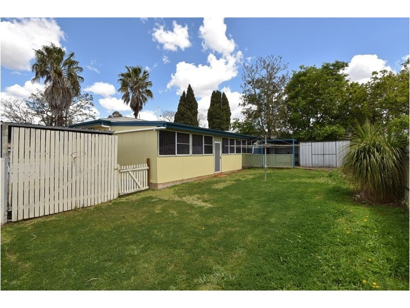 293a James Street, Newtown QLD 4350