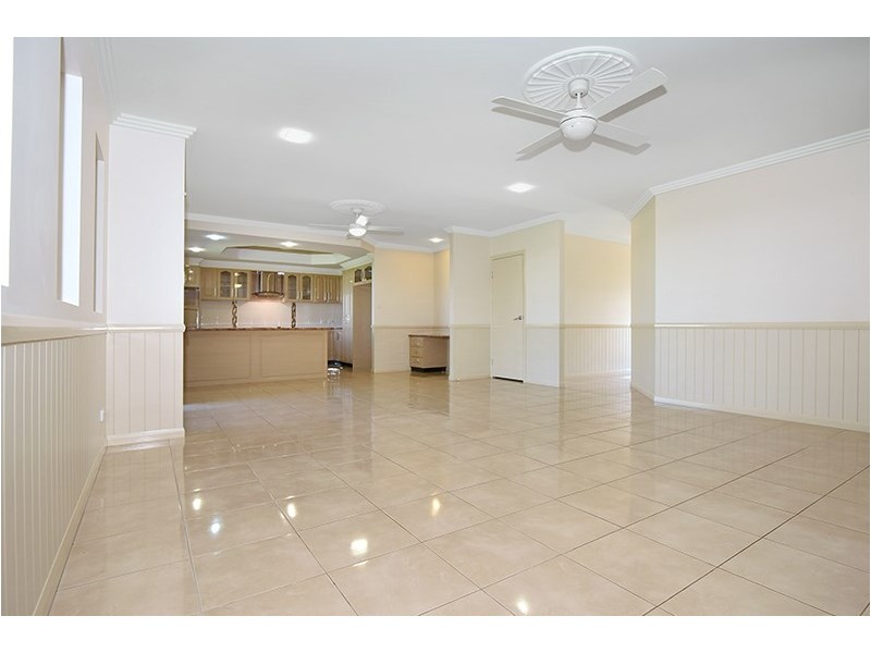 8 Graves Drive, Kearneys Spring QLD 4350