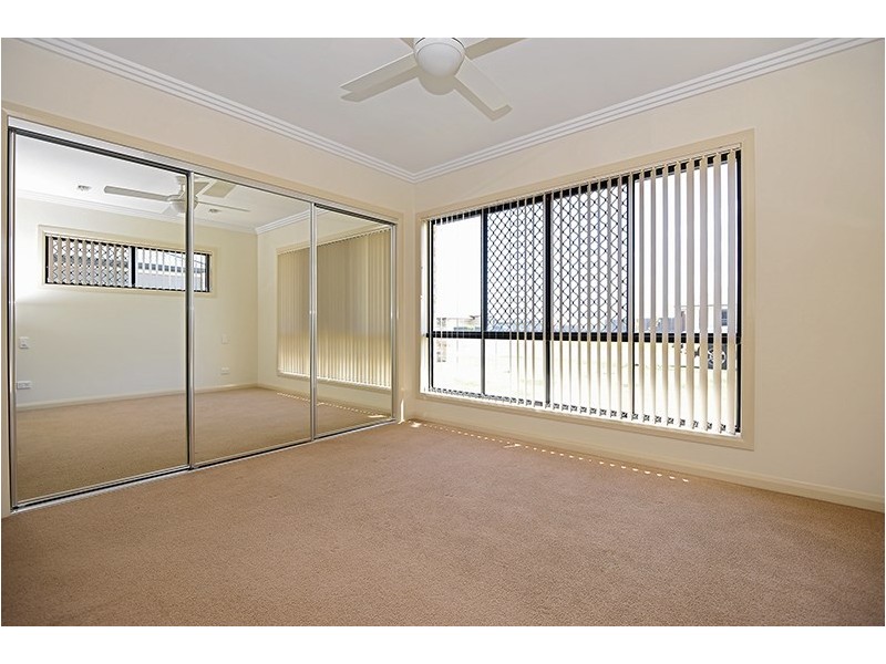 8 Graves Drive, Kearneys Spring QLD 4350