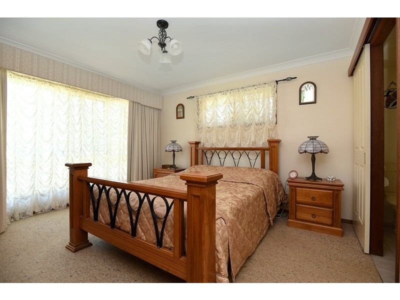 2 Hitzke Crescent, Highfields QLD 4352