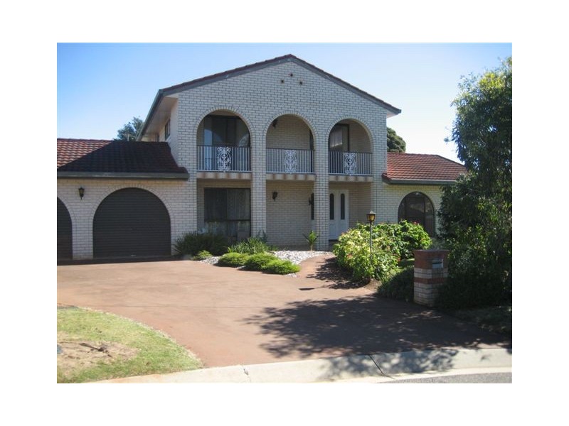 9 Marguerita Court, Centenary Heights QLD 4350