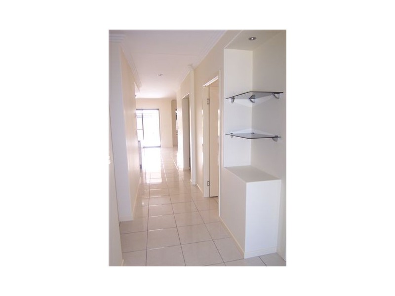 25 Fadden Crescent, Middle Ridge QLD 4350