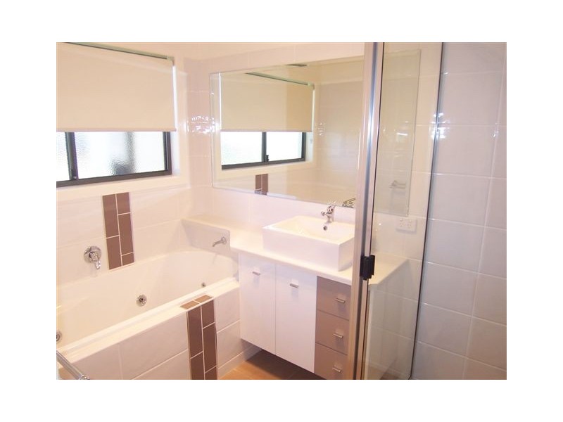 25 Fadden Crescent, Middle Ridge QLD 4350