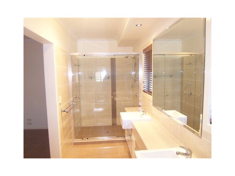 25 Fadden Crescent, Middle Ridge QLD 4350