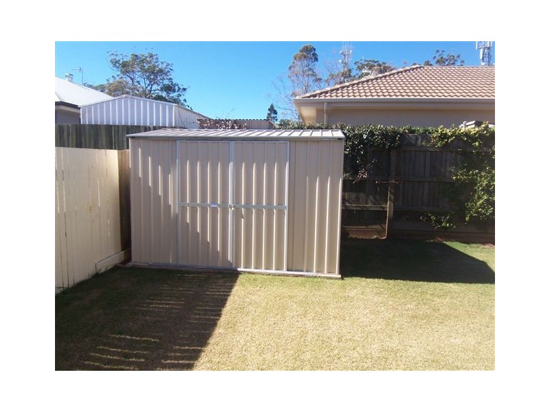 25 Fadden Crescent, Middle Ridge QLD 4350