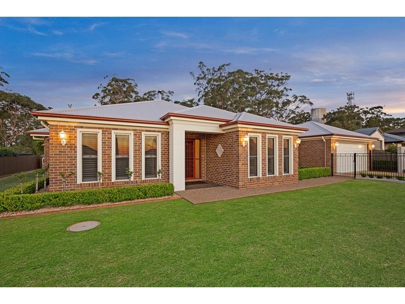 22 Fadden Crescent, Middle Ridge QLD 4350
