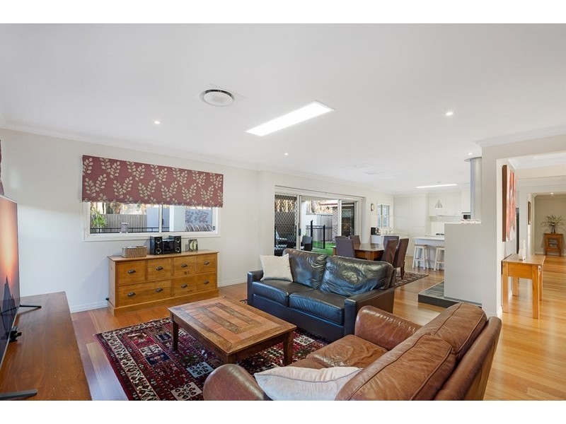 22 Fadden Crescent, Middle Ridge QLD 4350