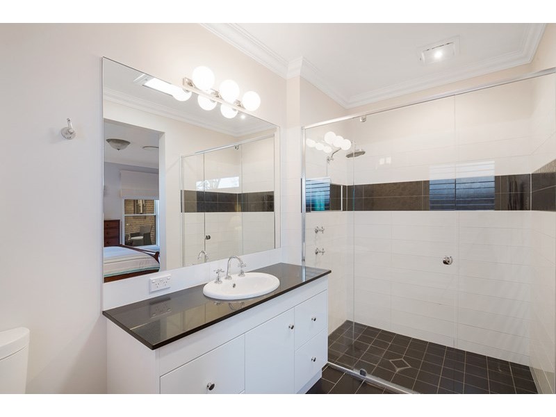 22 Fadden Crescent, Middle Ridge QLD 4350