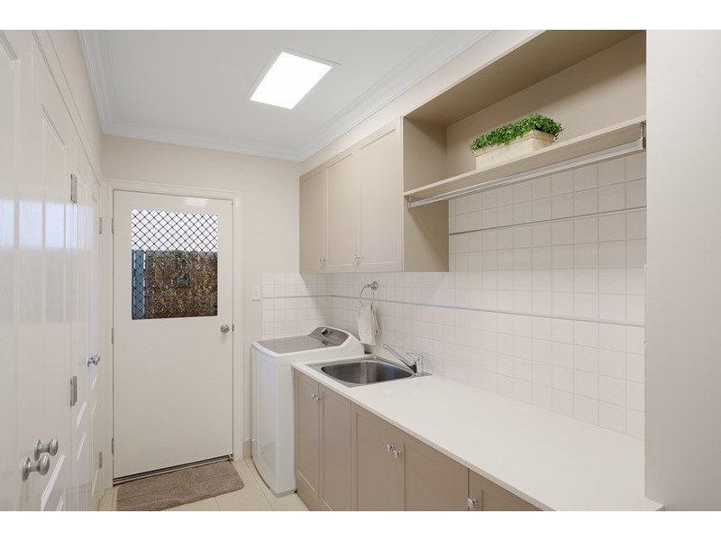 22 Fadden Crescent, Middle Ridge QLD 4350