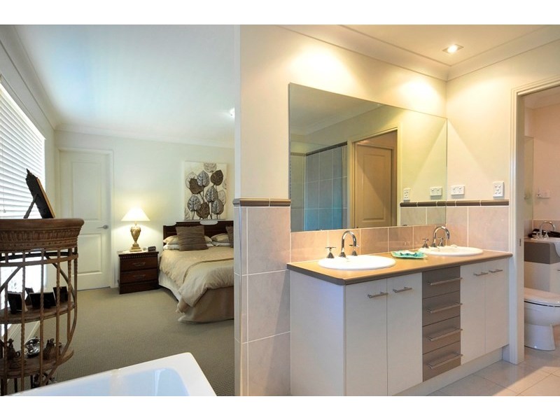 6 Prospect Terrace, Highfields QLD 4352