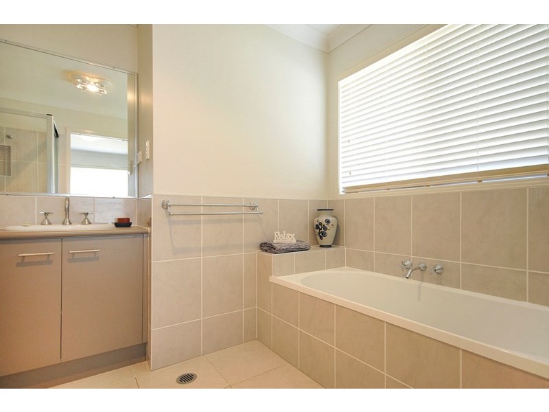 6 Prospect Terrace, Highfields QLD 4352