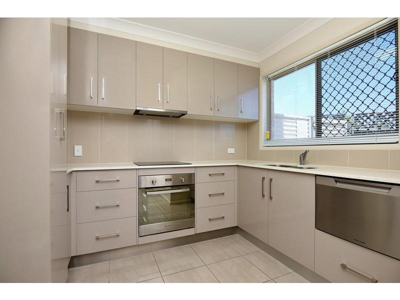 2/2A Roessler Street, Rangeville QLD 4350