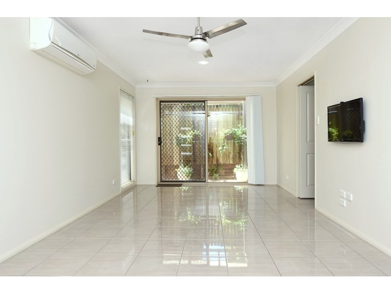 2/2A Roessler Street, Rangeville QLD 4350