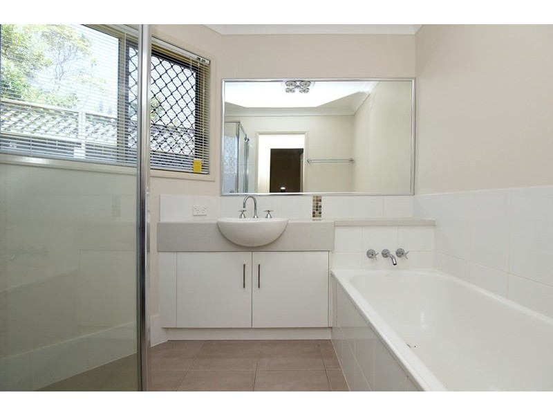 2/2A Roessler Street, Rangeville QLD 4350