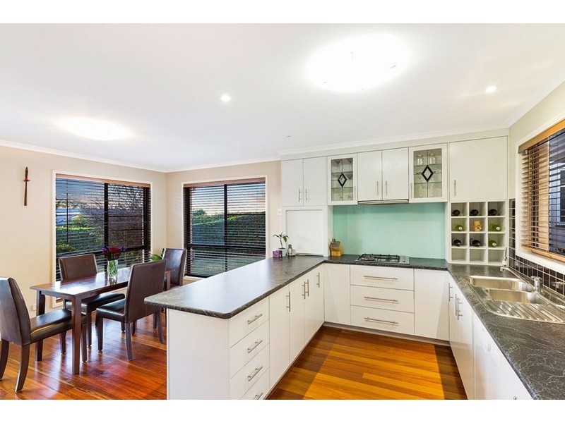 10 Fadden Cresent, Middle Ridge QLD 4350