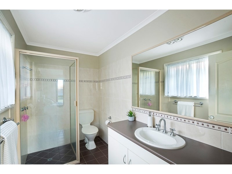 10 Fadden Cresent, Middle Ridge QLD 4350