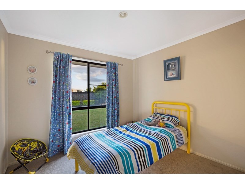 10 Fadden Cresent, Middle Ridge QLD 4350