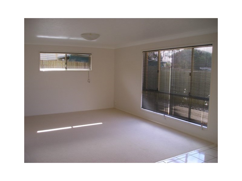 2/68 Holberton Street, Rockville QLD 4350