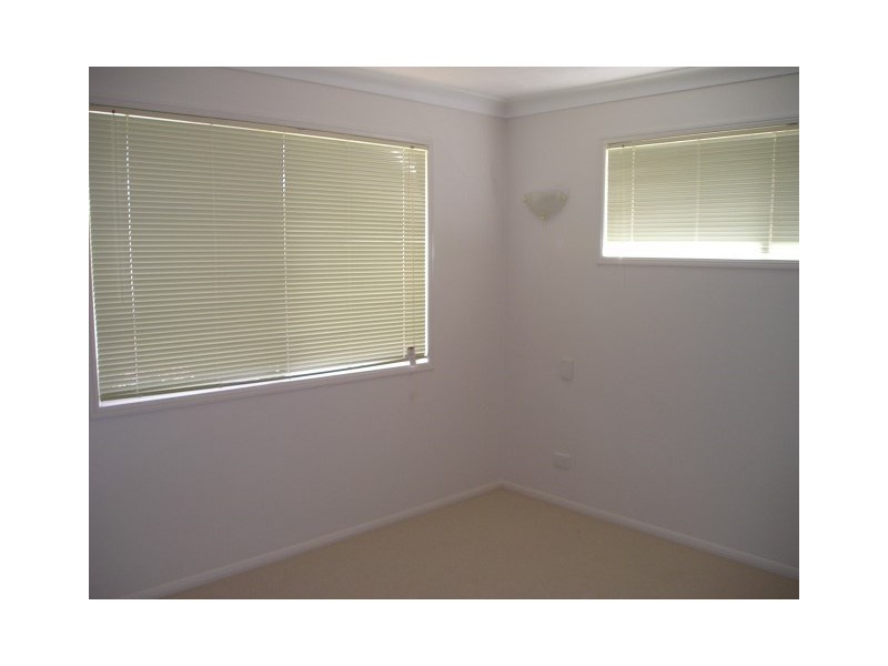 2/68 Holberton Street, Rockville QLD 4350