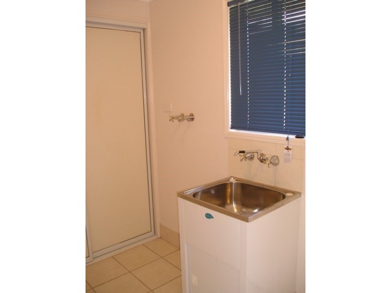 2/68 Holberton Street, Rockville QLD 4350