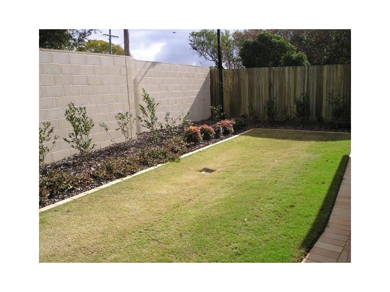 2/68 Holberton Street, Rockville QLD 4350