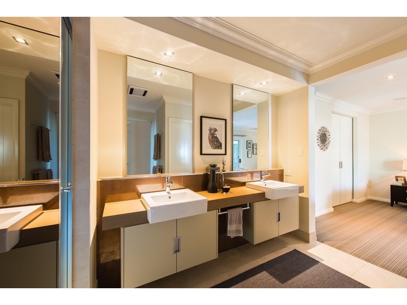 18 Ethan Street, Middle Ridge QLD 4350