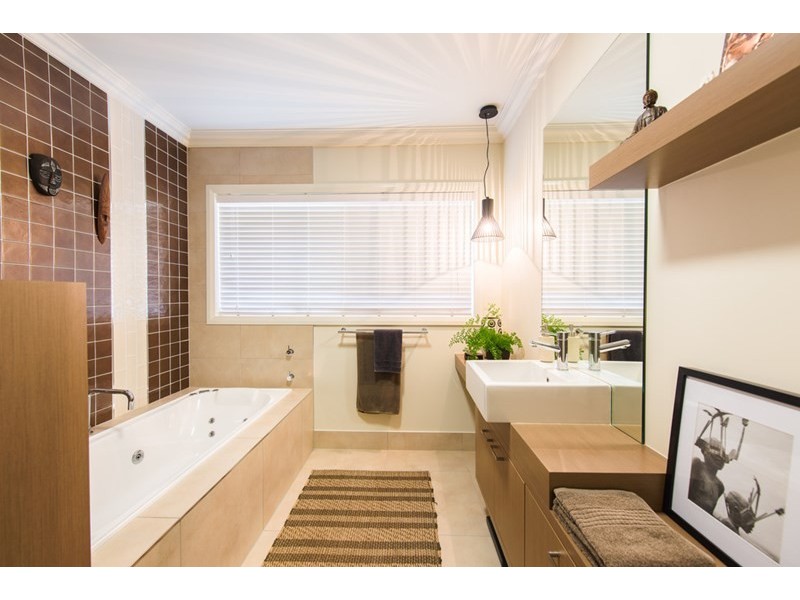 18 Ethan Street, Middle Ridge QLD 4350