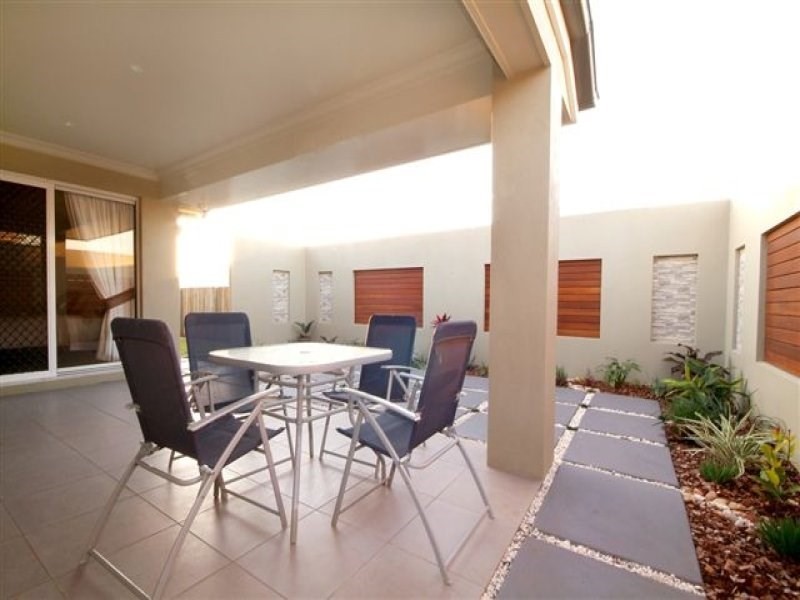 26 Saba Court, Middle Ridge QLD 4350