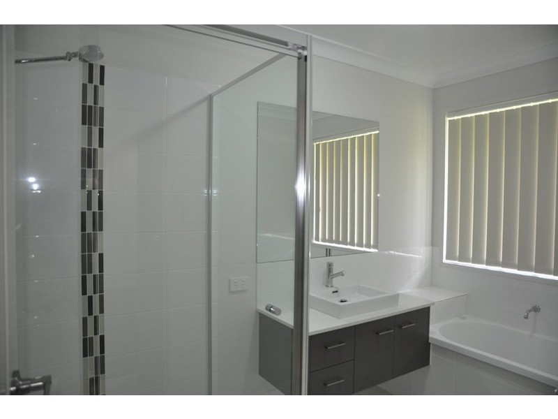 20 Cardamon Crescent, Glenvale QLD 4350