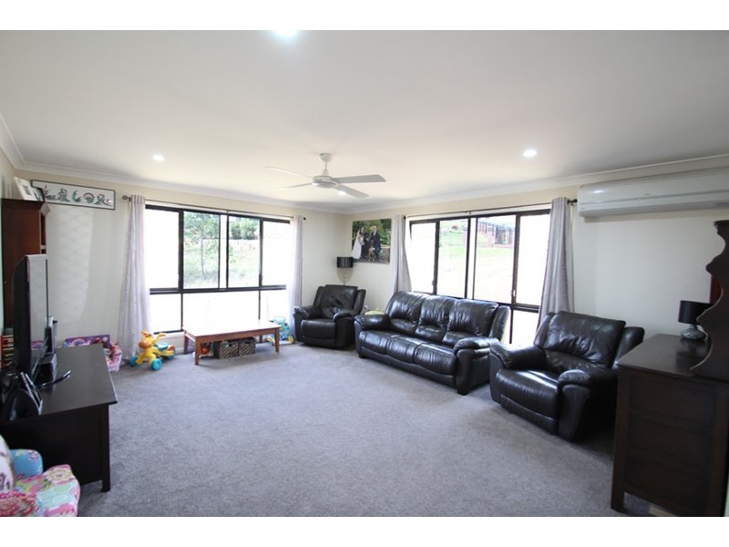 21 Piccadilly Court, Mount Lofty QLD 4350