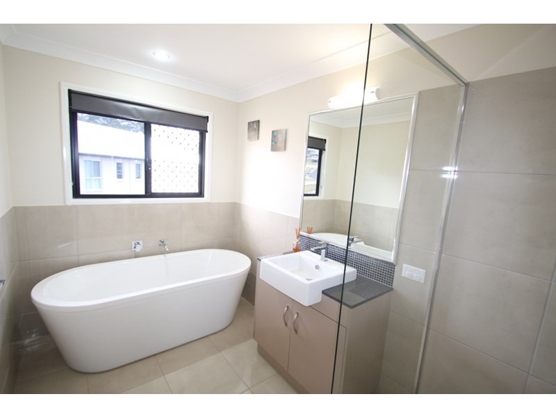 21 Piccadilly Court, Mount Lofty QLD 4350