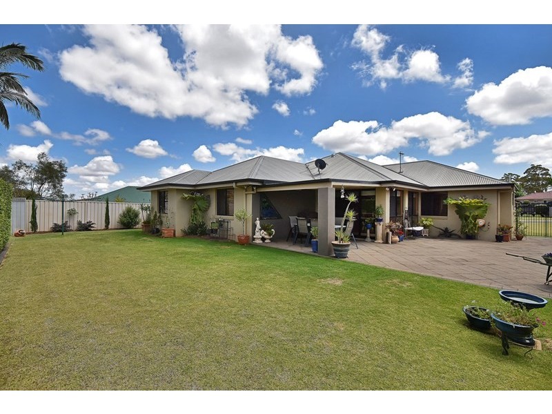 31 Wood Drive, Middle Ridge QLD 4350
