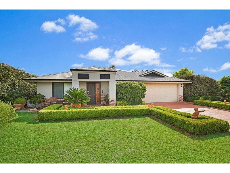 62 Phipps Drive, Meringandan West QLD 4352