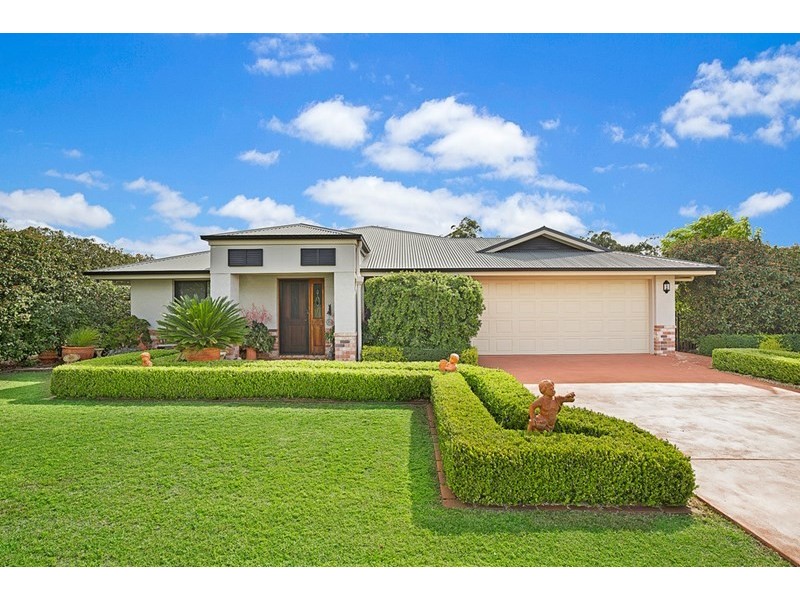 62 Phipps Drive, Meringandan West QLD 4352