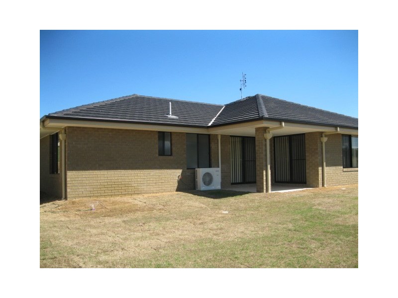 12 Rosella Gardens Drive, Meringandan West QLD 4352
