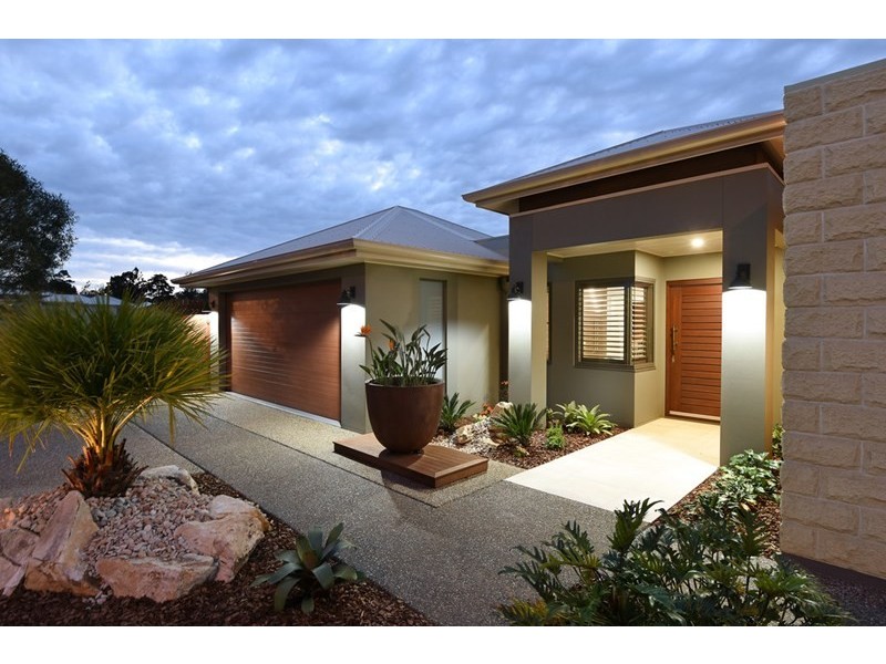 13 Daniells Close, Middle Ridge QLD 4350