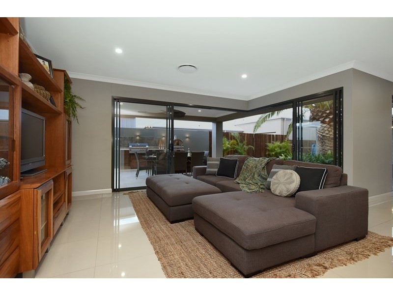 13 Daniells Close, Middle Ridge QLD 4350