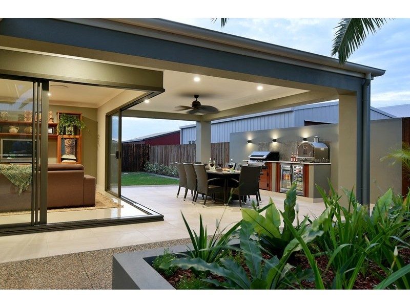 13 Daniells Close, Middle Ridge QLD 4350