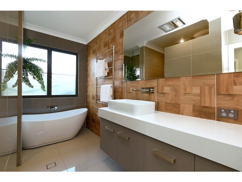 13 Daniells Close, Middle Ridge QLD 4350