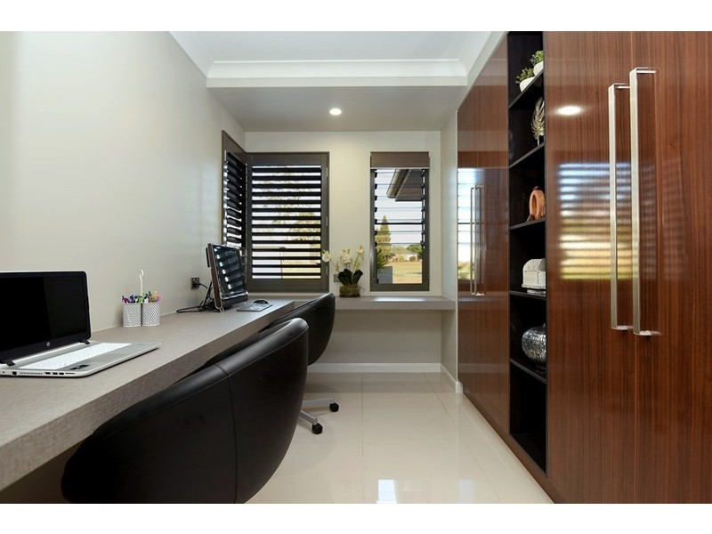 13 Daniells Close, Middle Ridge QLD 4350