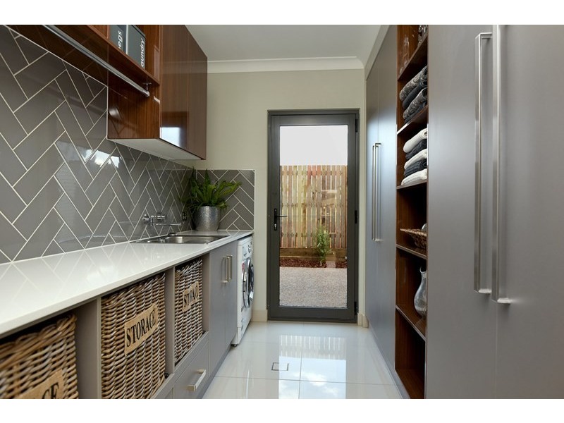 13 Daniells Close, Middle Ridge QLD 4350