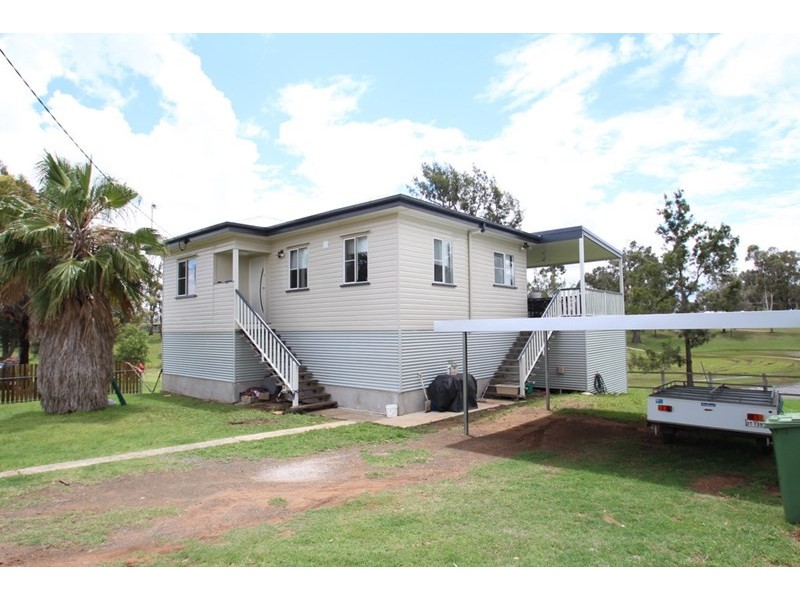 158 Kent Street, Oakey QLD 4401