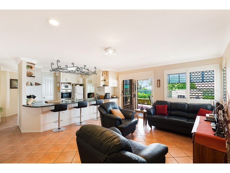 11 Dahlia Court, Middle Ridge QLD 4350