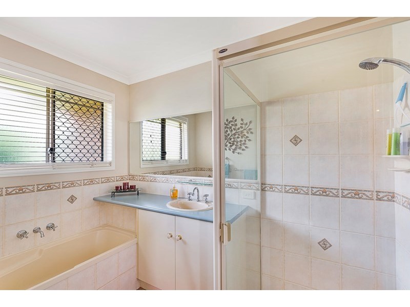 11 Dahlia Court, Middle Ridge QLD 4350
