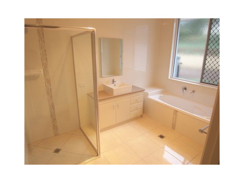 2 Ella Court, Cotswold Hills QLD 4350