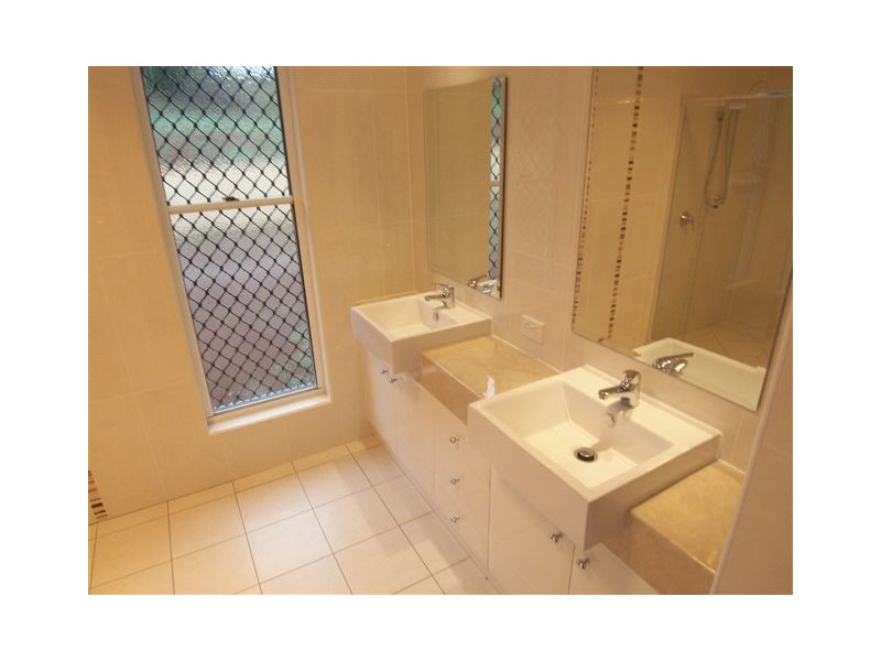 2 Ella Court, Cotswold Hills QLD 4350