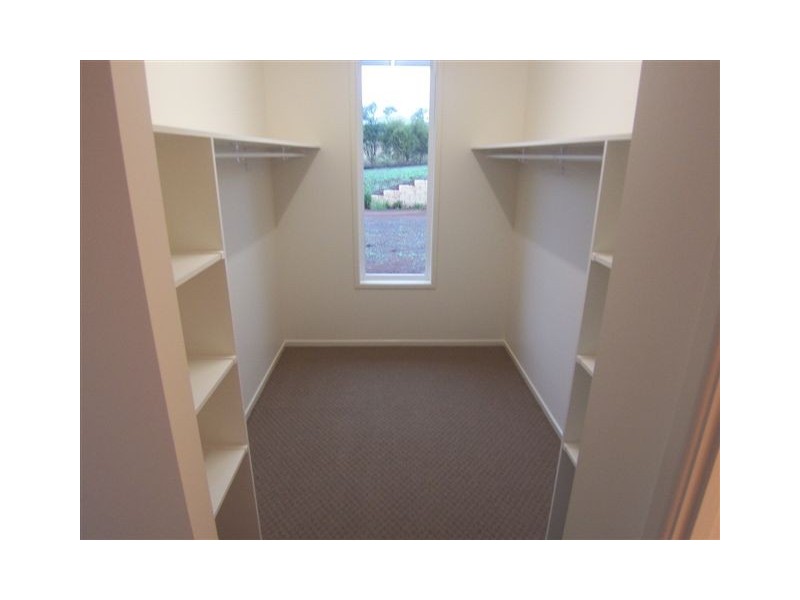 2 Ella Court, Cotswold Hills QLD 4350