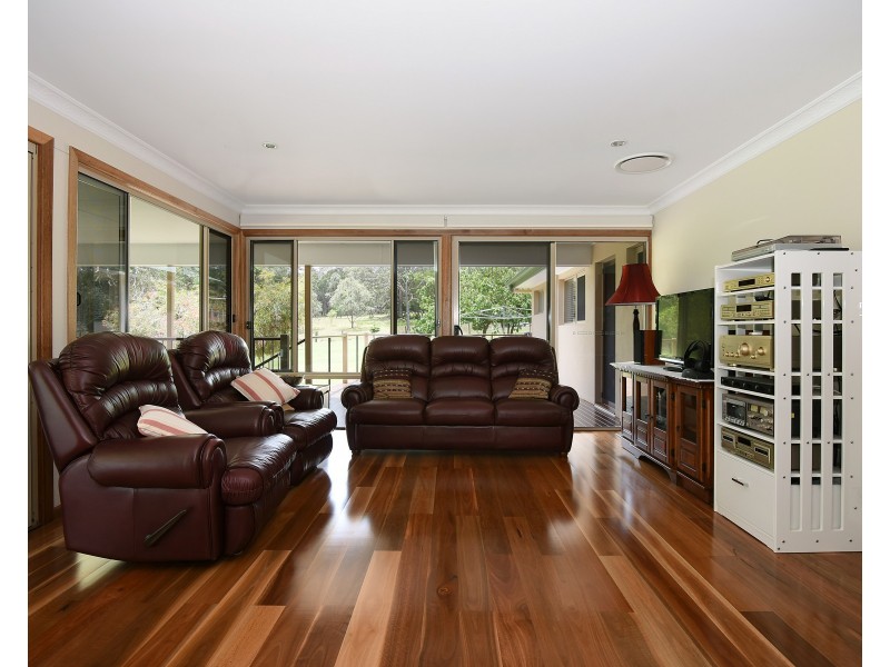 33 Wirraglen Road, Highfields QLD 4352